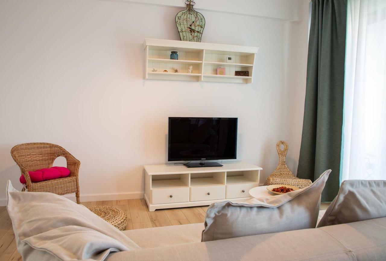 Apartment Summer Lamera